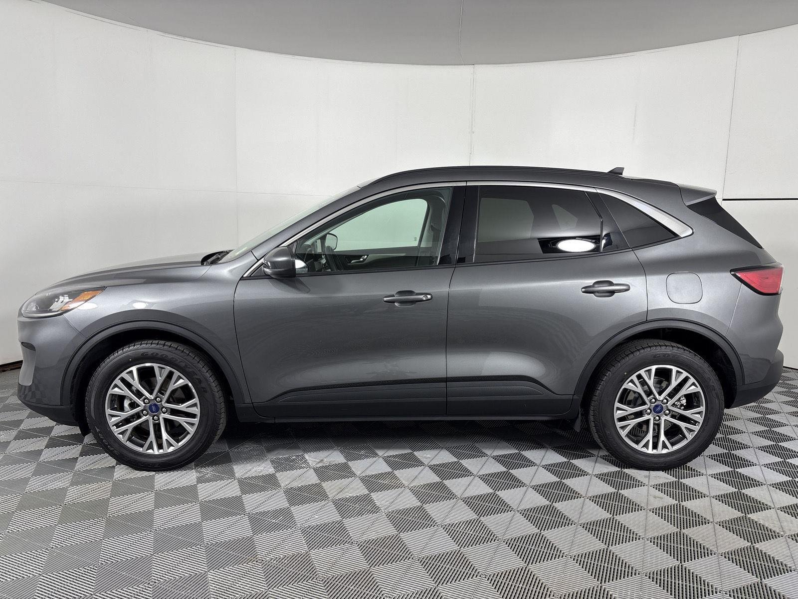 Used 2022 Gray Metallic Ford SEL image 7