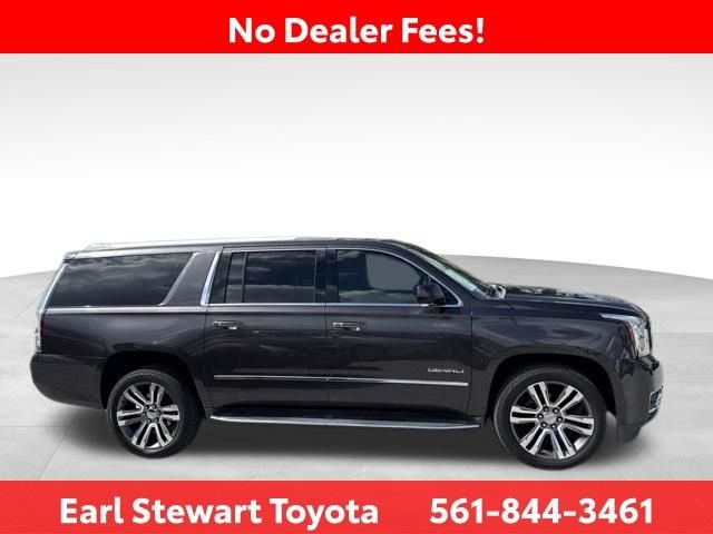 Used 2017 Silver GMC Denali image 3