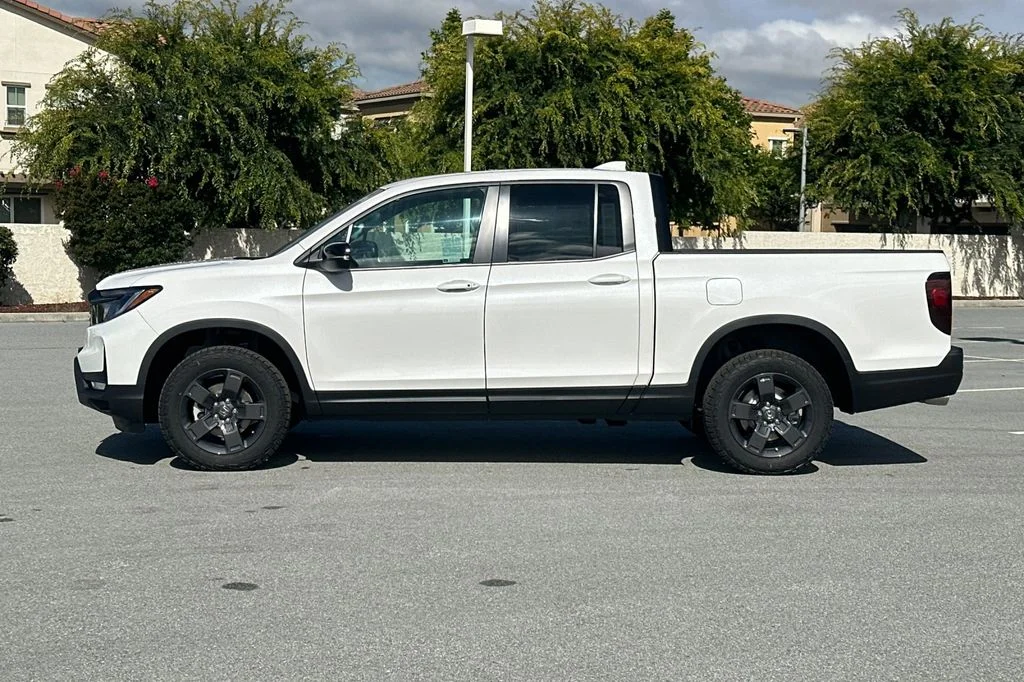New 2026 Platinum White Pearl Honda TrailSport image 7