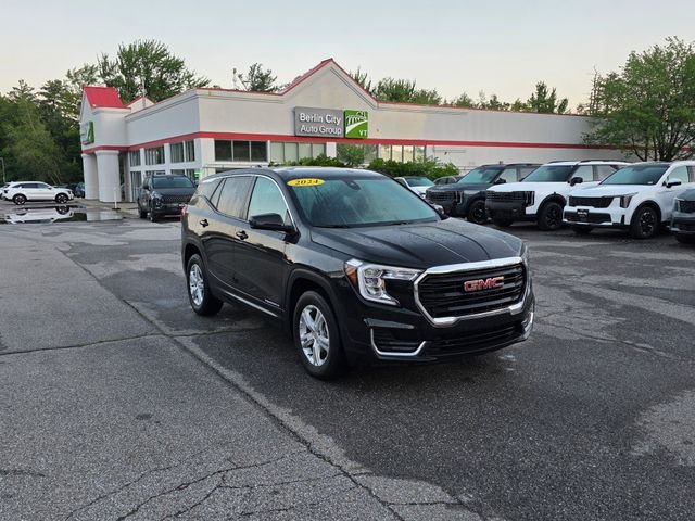 Used 2024 Ebony Twilight Metallic GMC SLE image 29