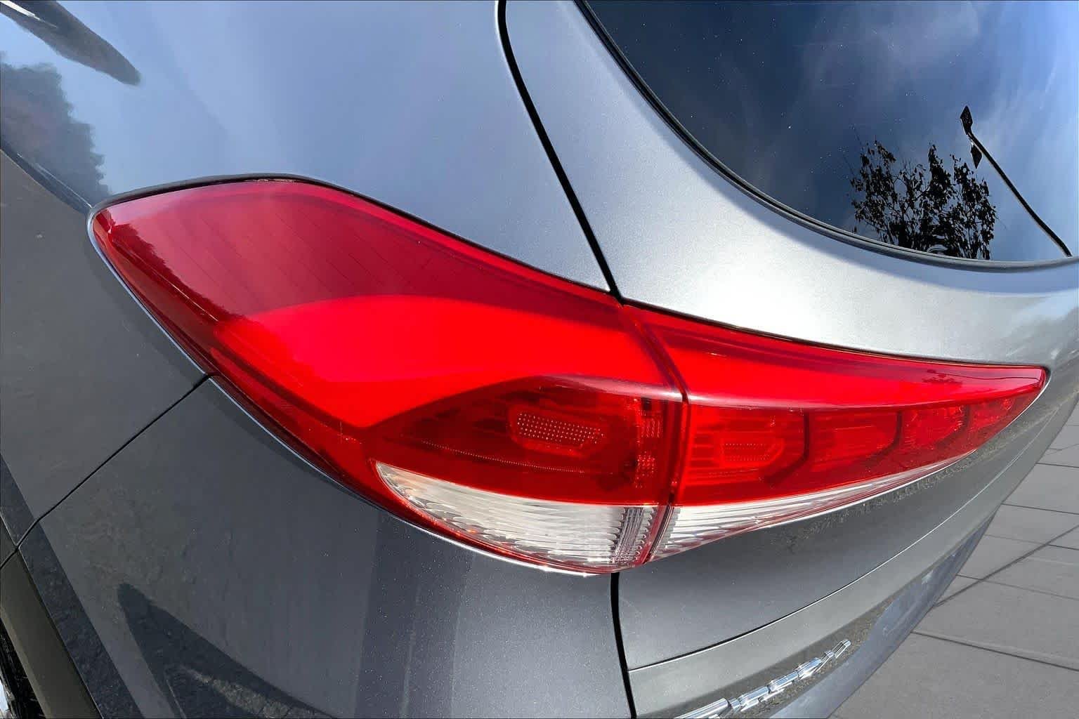 Used 2017 Coliseum Grey Hyundai SE image 27