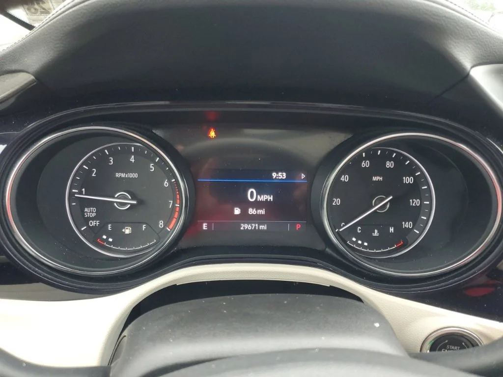 Used 2023 Orange Buick Essence image 19