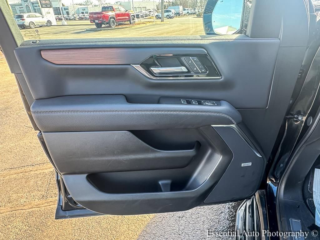 2025 GMC YUKON - Image 23