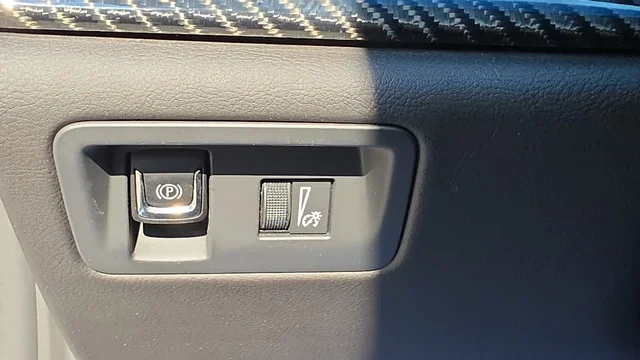 Used 2016 Radiant Silver Metallic Cadillac Base image 32