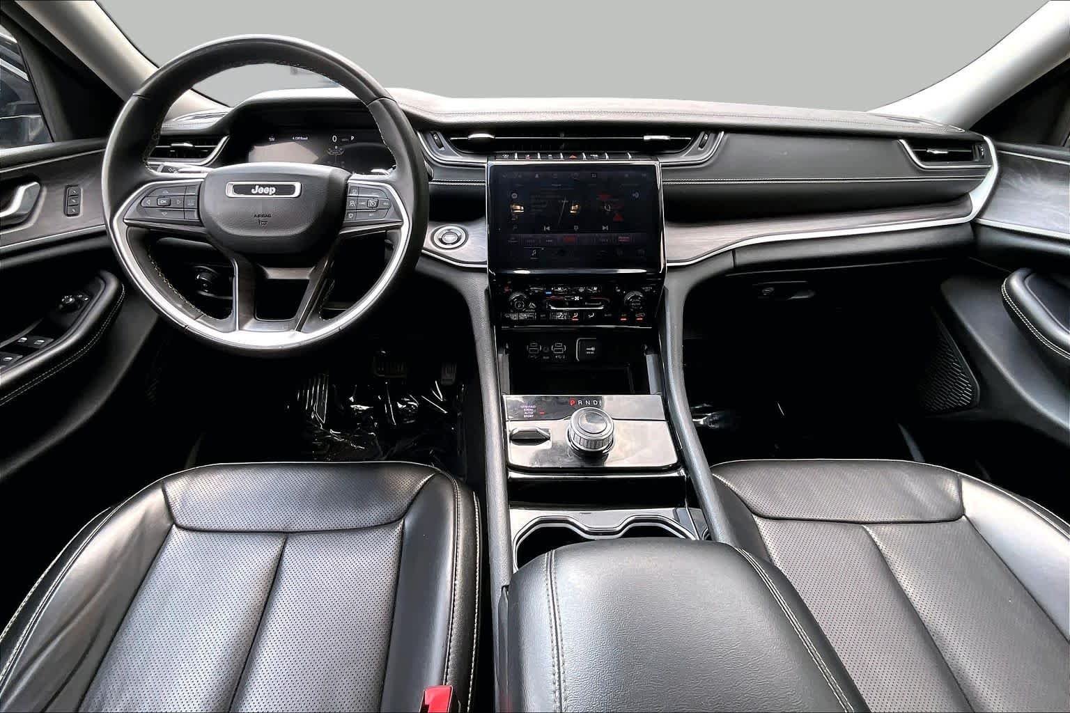 Used 2023 Rocky Mountain Pearlcoat Jeep Limited image 16