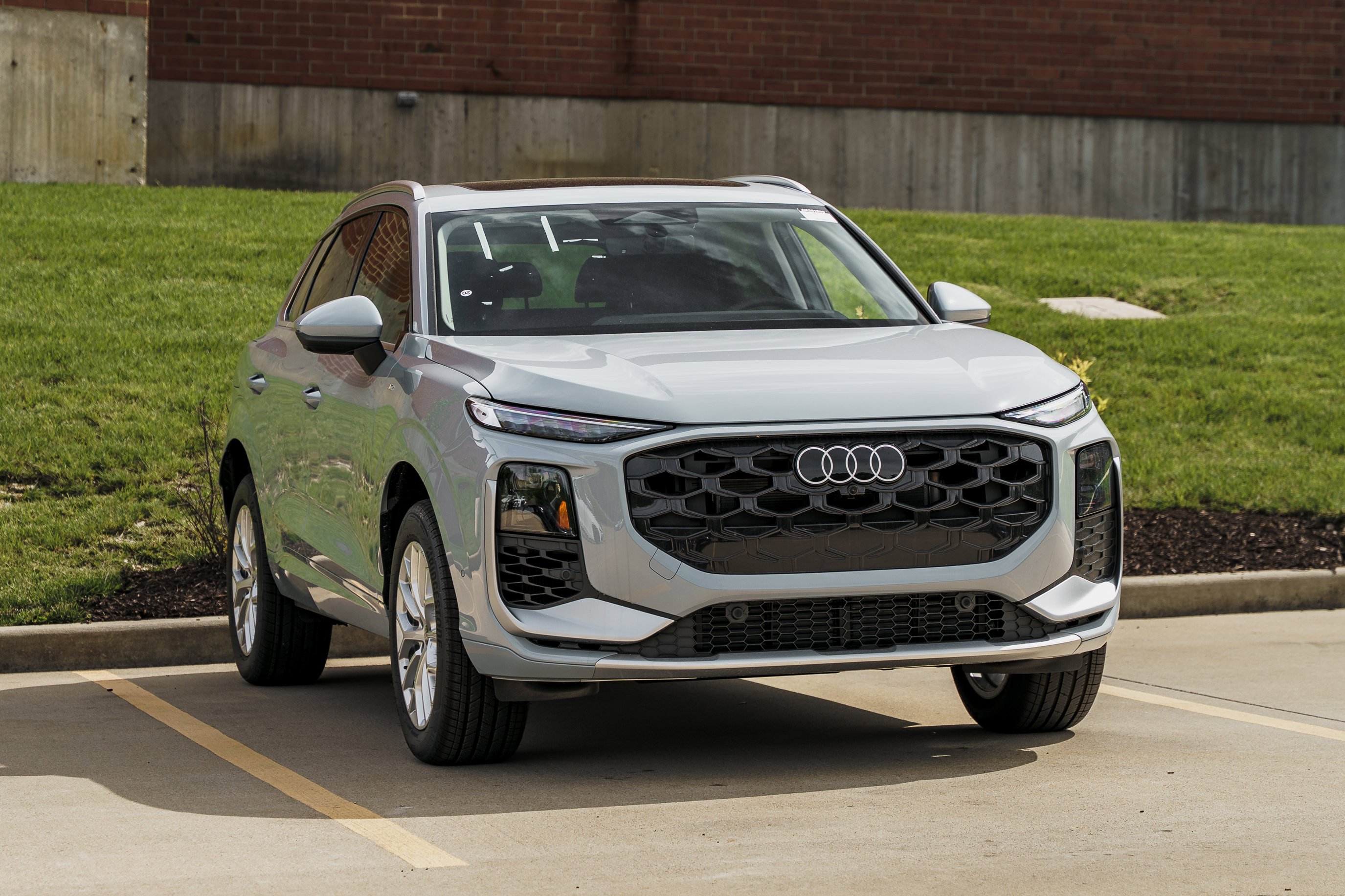 New 2026 Arrow Gray Pearl Effect Audi S line image 2