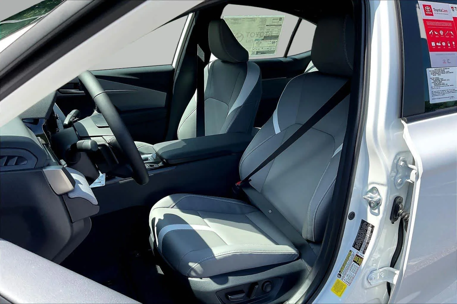 New 2026 Ice Cap Toyota SE image 9