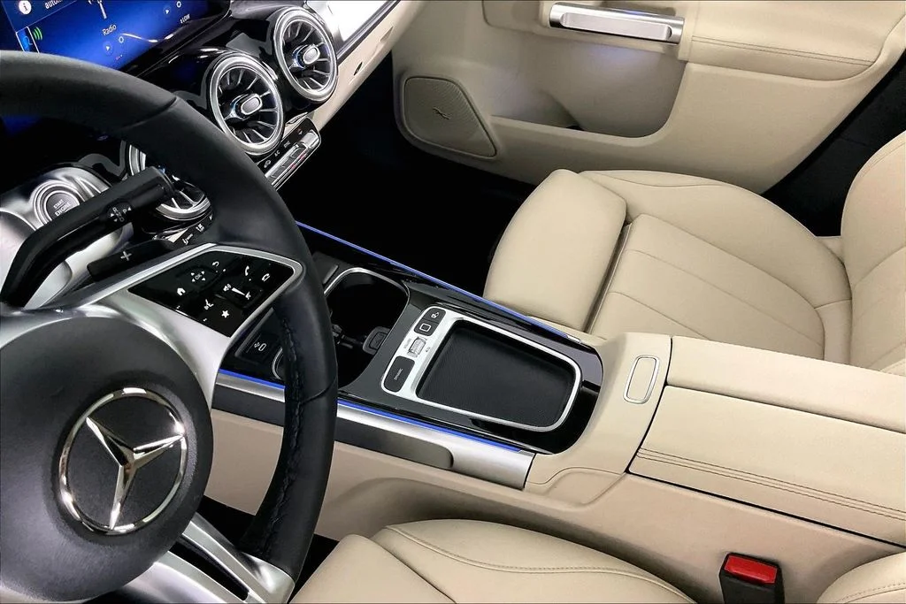 Used 2026 Black Mercedes-Benz GLB 250 image 12