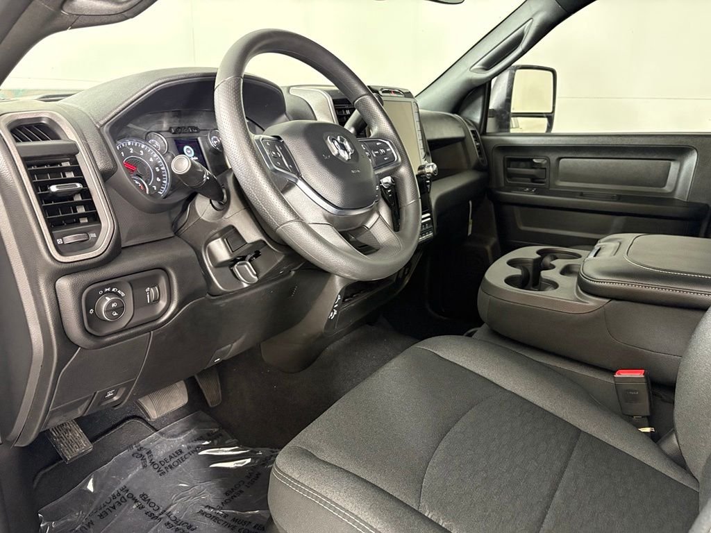 New 2026 Bright White Clearcoat RAM Tradesman image 22