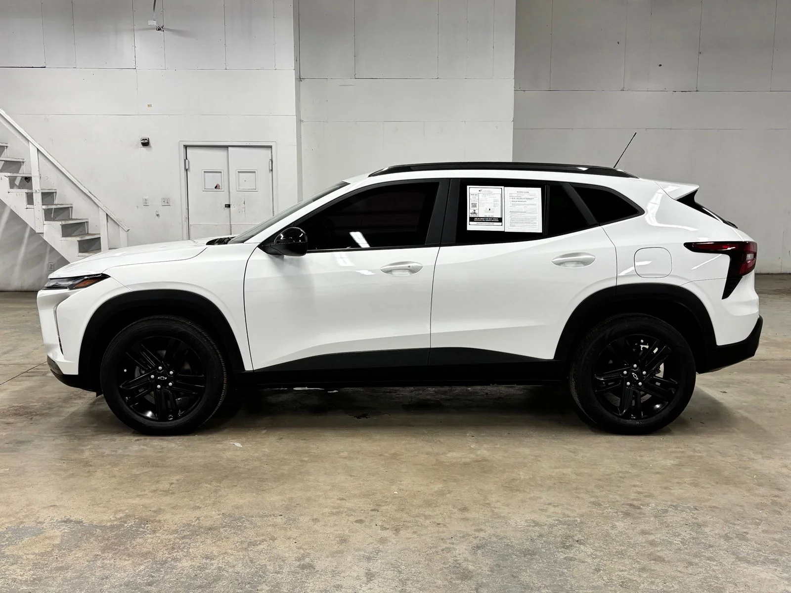 Used 2025 White Chevrolet ACTIV image 4