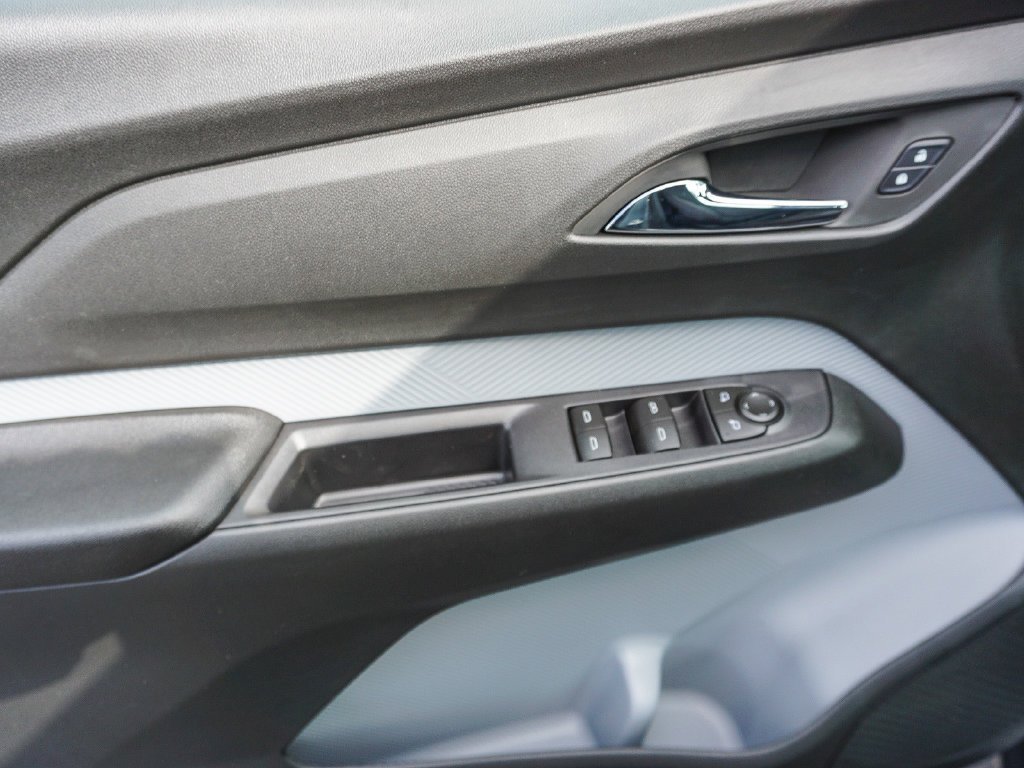 2027 Chevrolet Bolt RS - Photo 18