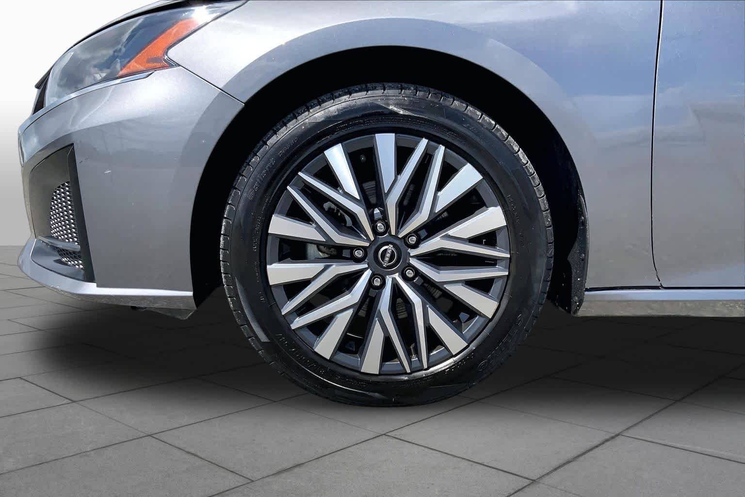 Used 2023 Gun Metallic Nissan 2.5 SV image 11