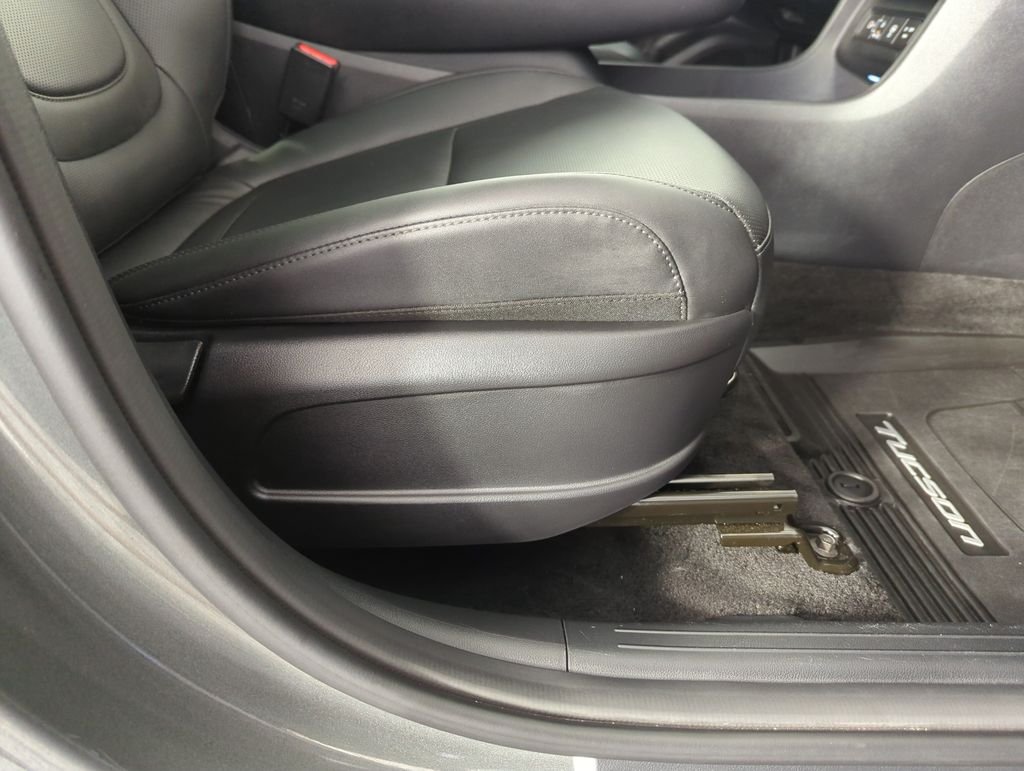 Used 2025 Gray Hyundai SEL Convenience image 38