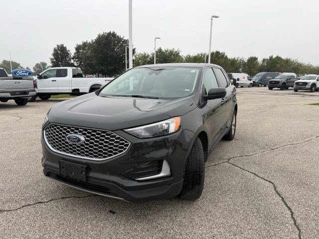 Used 2024 Green Metallic Ford SEL image 4