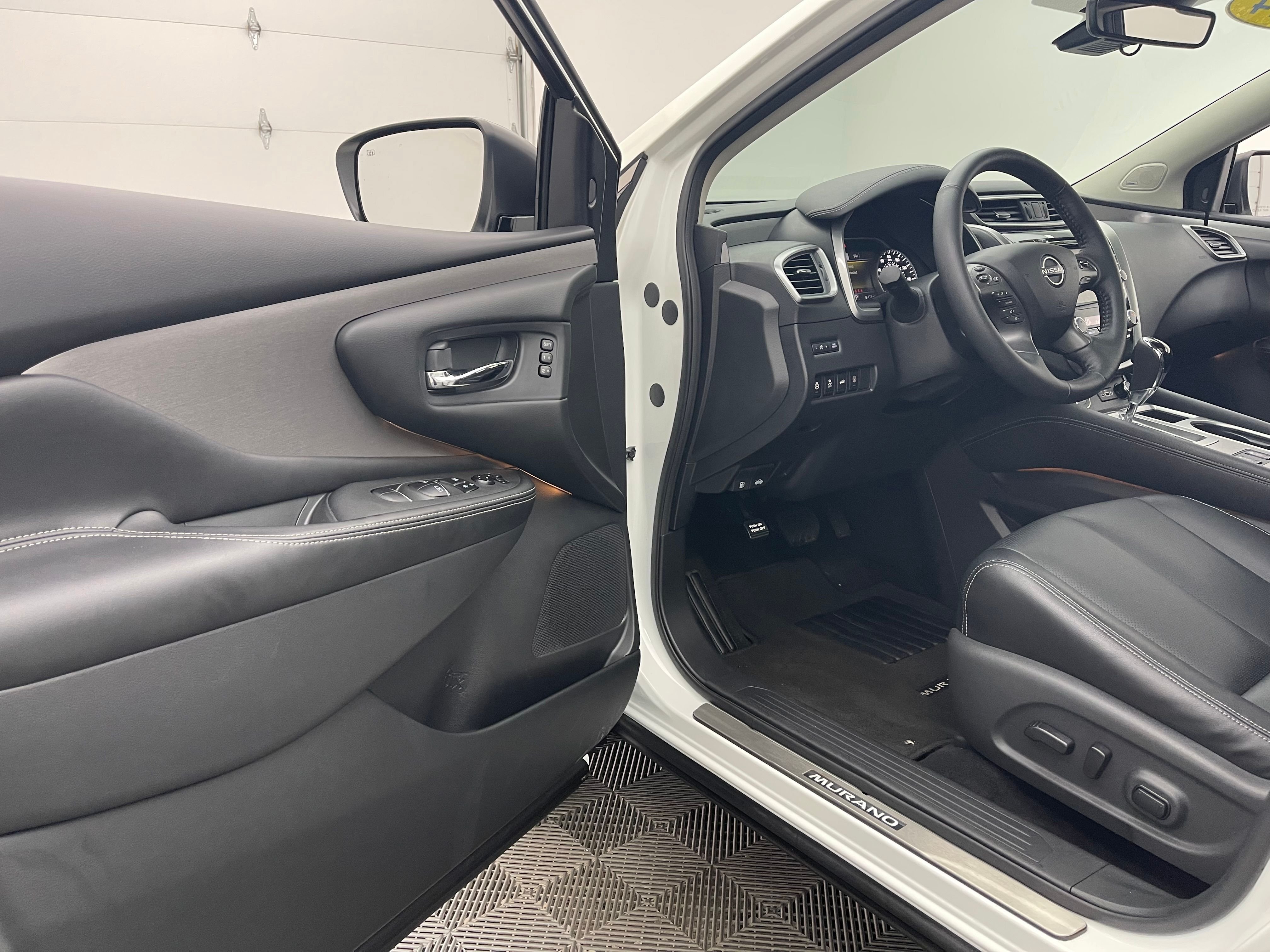 Used 2024 Pearl White Tricoat Nissan SL image 17