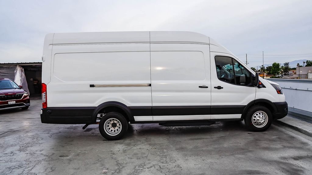 Used 2024 Oxford White Ford Base image 13
