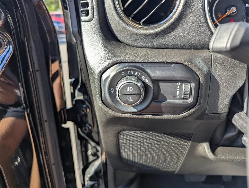 Used 2023 Black Jeep Overland image 20