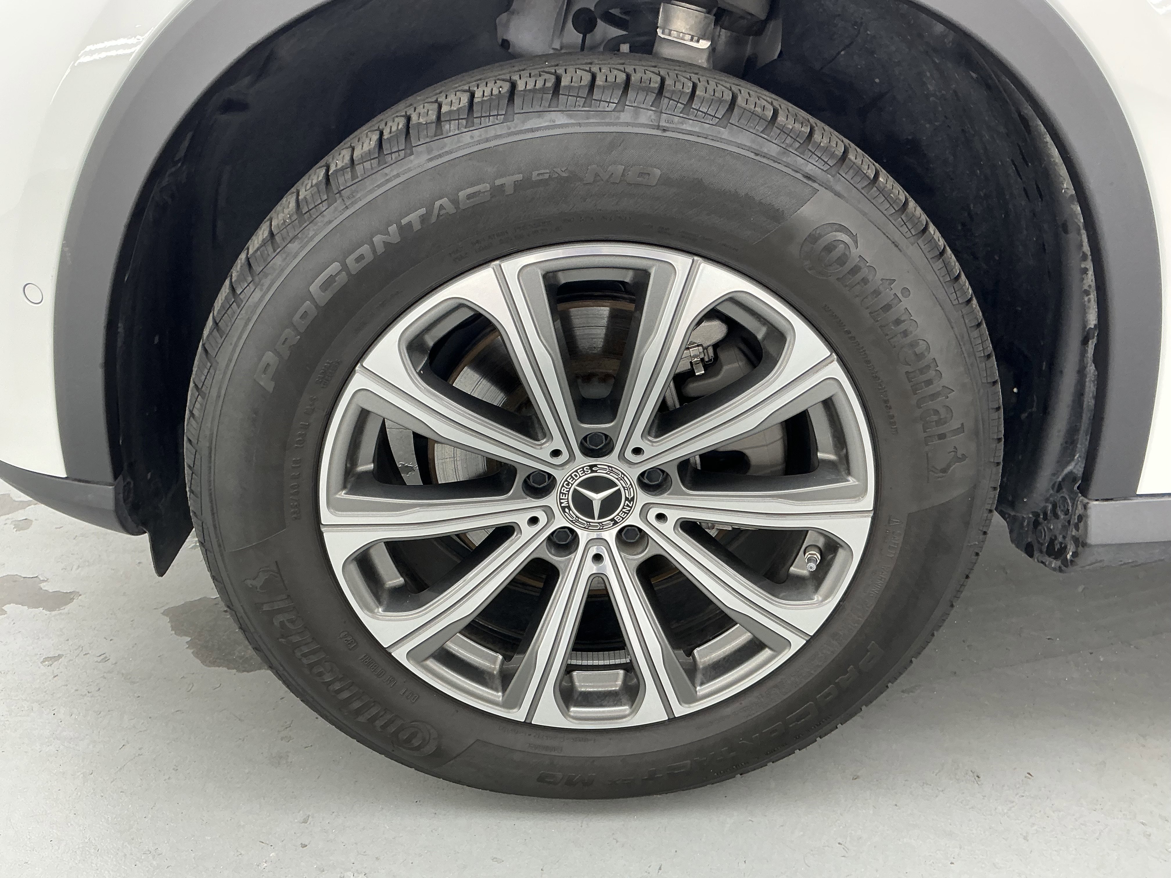 Used 2024 White Mercedes-Benz GLC 300 image 17