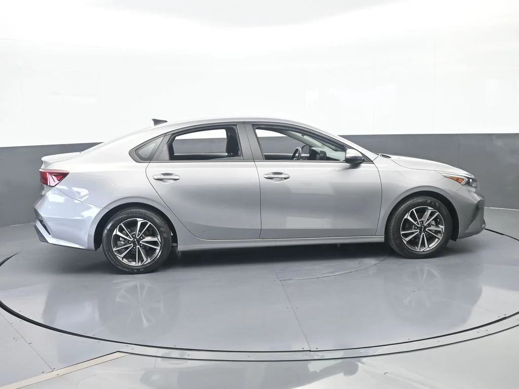 Used 2024 Steel Gray Kia LXS image 7
