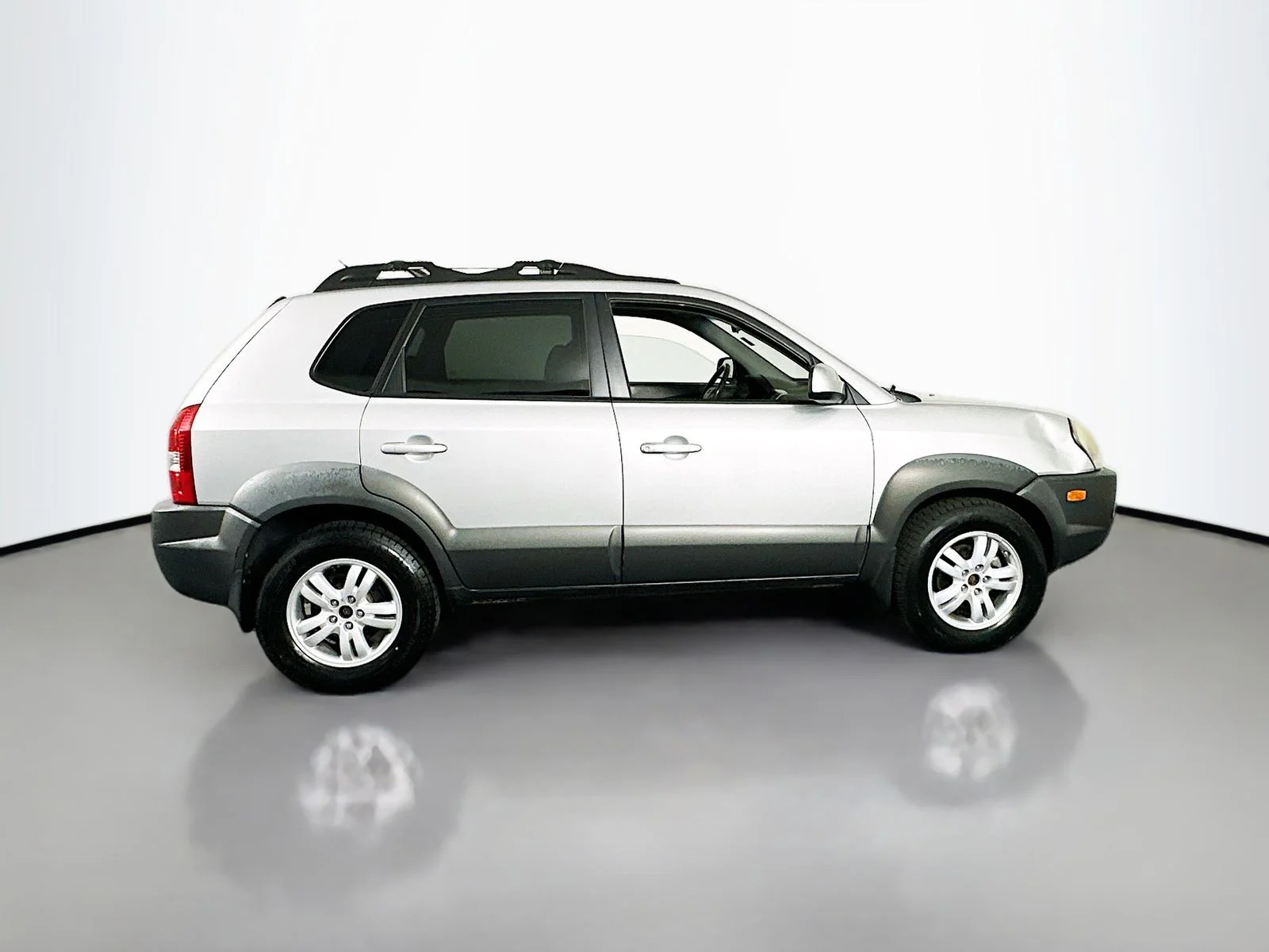Used 2008 Silver Hyundai SE image 11