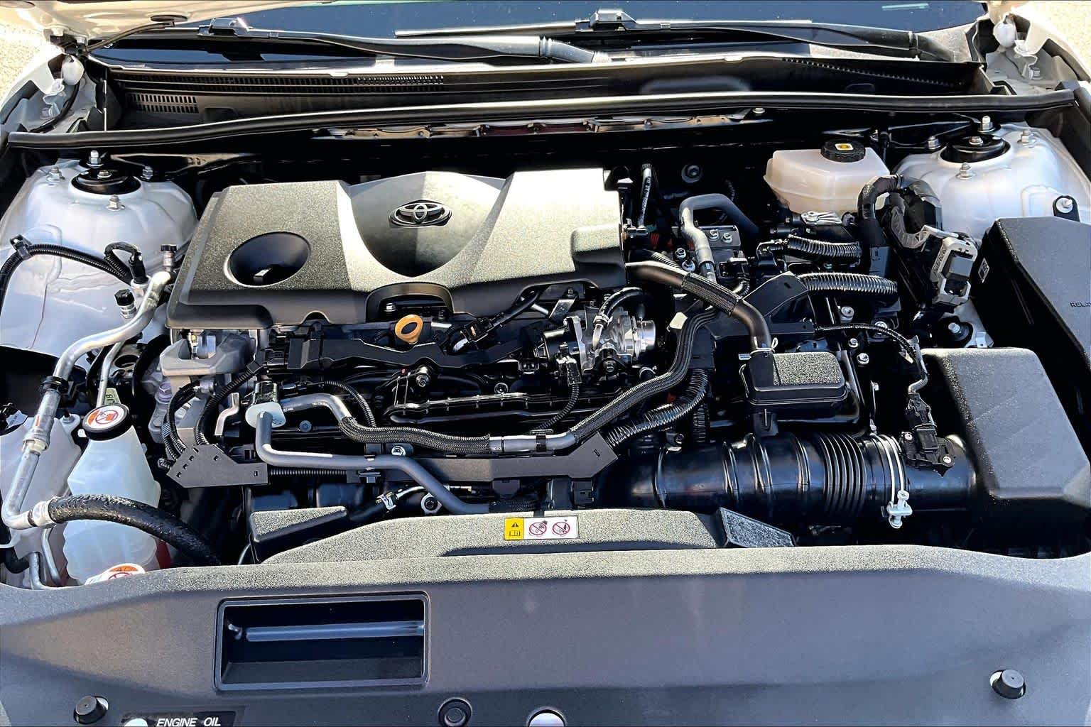 Certified Used 2025 Ice Toyota LE image 32