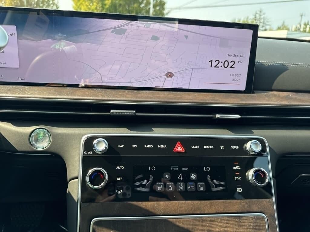 New 2026 White Genesis 2.5T image 25