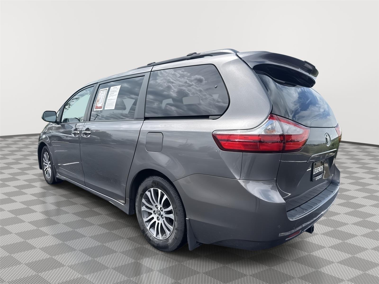 Used 2018 Predawn Gray Mica Toyota XLE image 3