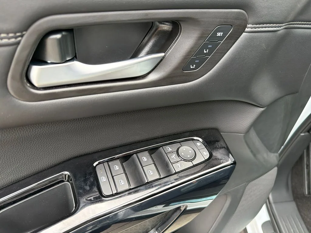 New 2026 Everest White Pearl TriCoat Nissan Platinum image 18