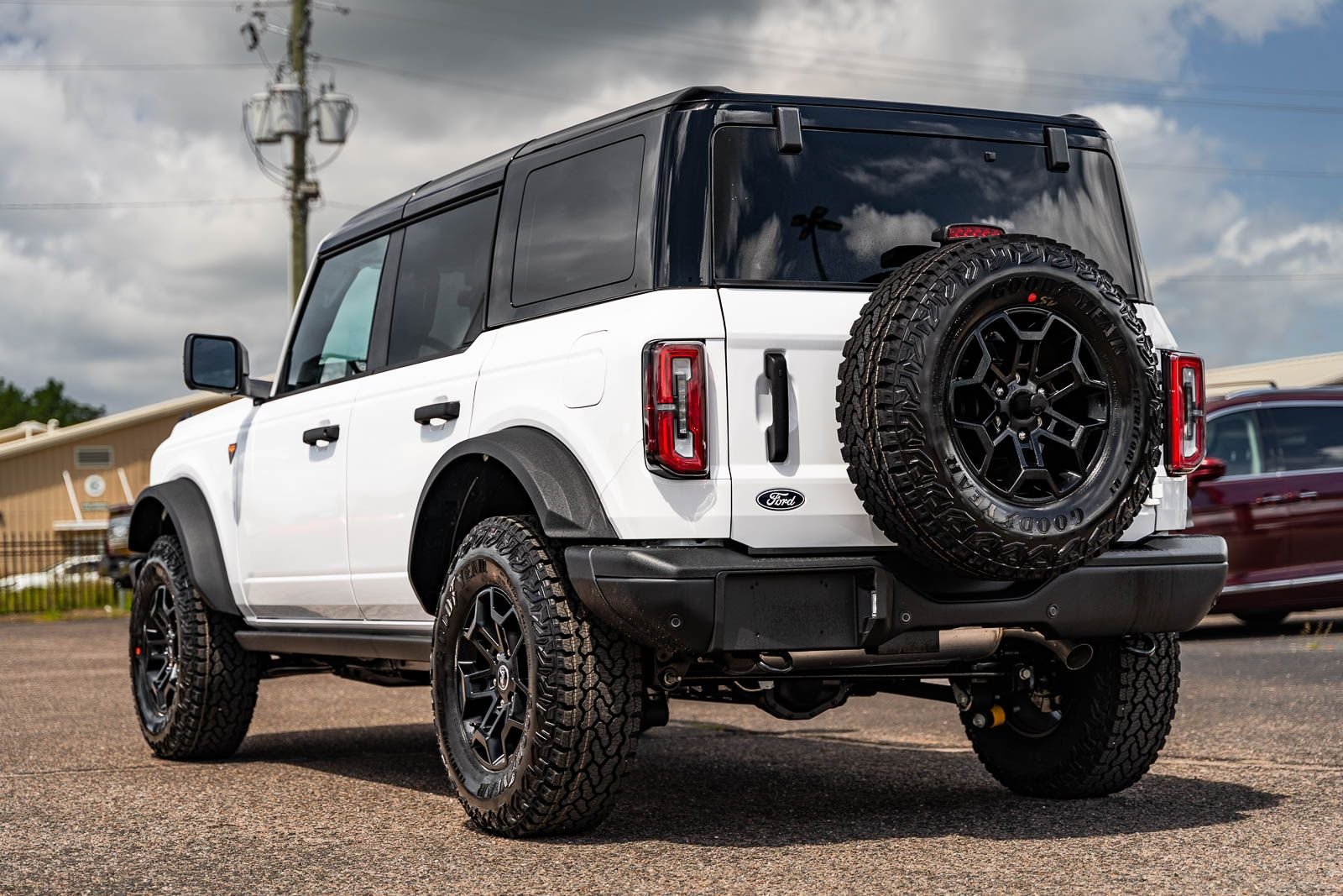 New 2026 Oxford White Ford Badlands® image 3