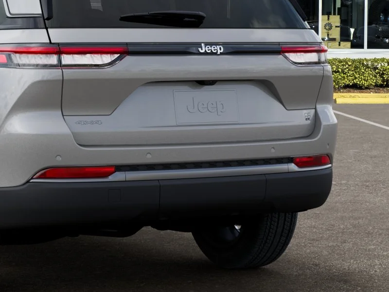 New 2026 Silver Zynith Exterior Paint Jeep  image 45