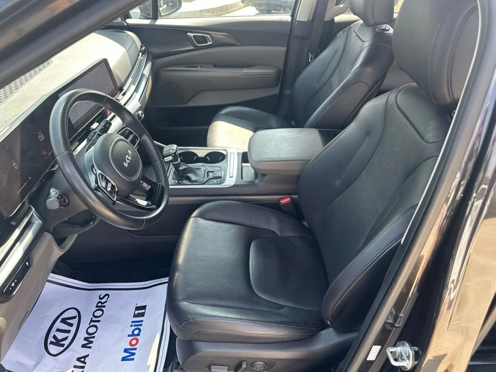 Used 2025 Gray Kia LXS image 22