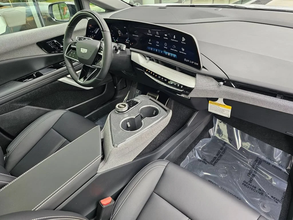 New 2026 Vibrant White Tricoat Cadillac Sport image 10