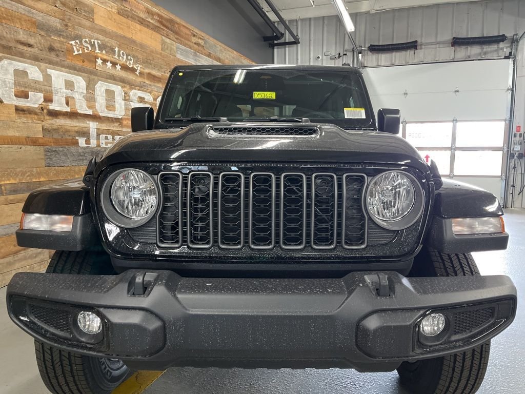 New 2026 Black Clear-Coat Exterior Paint Jeep Sport S image 7