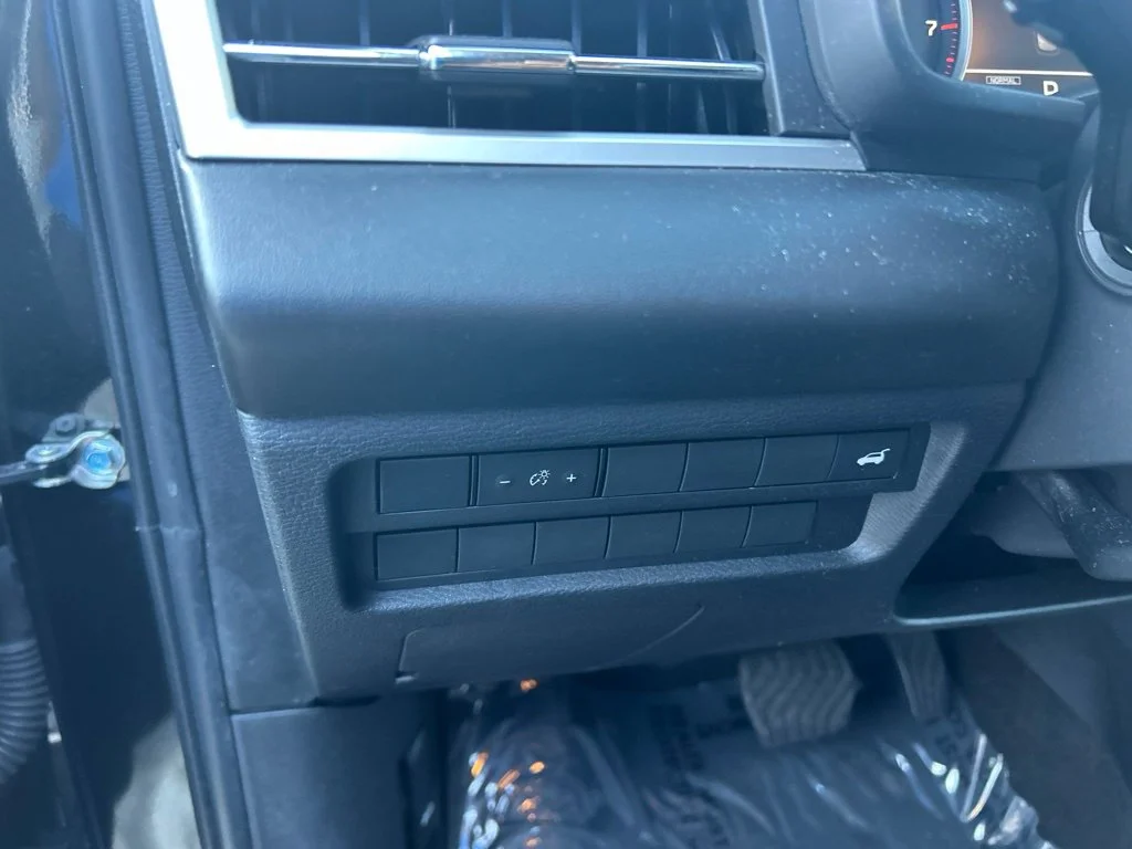 Used 2023 Black Mitsubishi SE image 35
