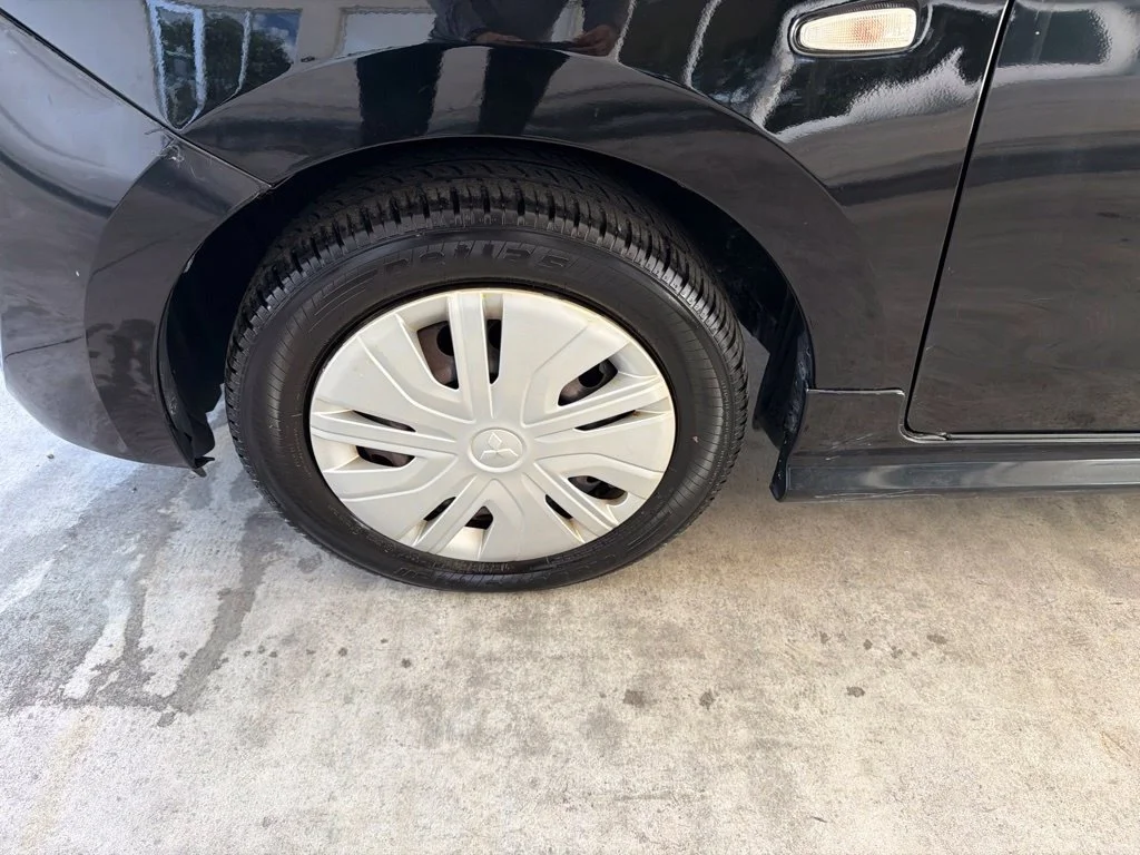 Used 2018 Black Mitsubishi ES image 12
