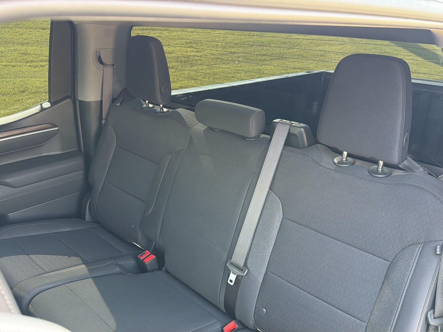 Used 2025 Summit White Chevrolet LT image 31