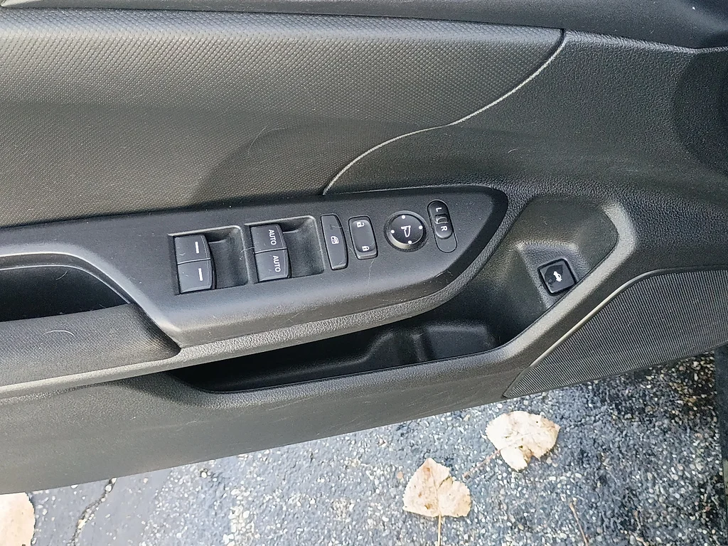 Used 2018 BLACK Honda LX image 16