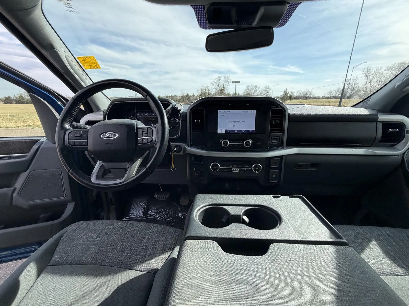 Used 2022  Ford XL image 13