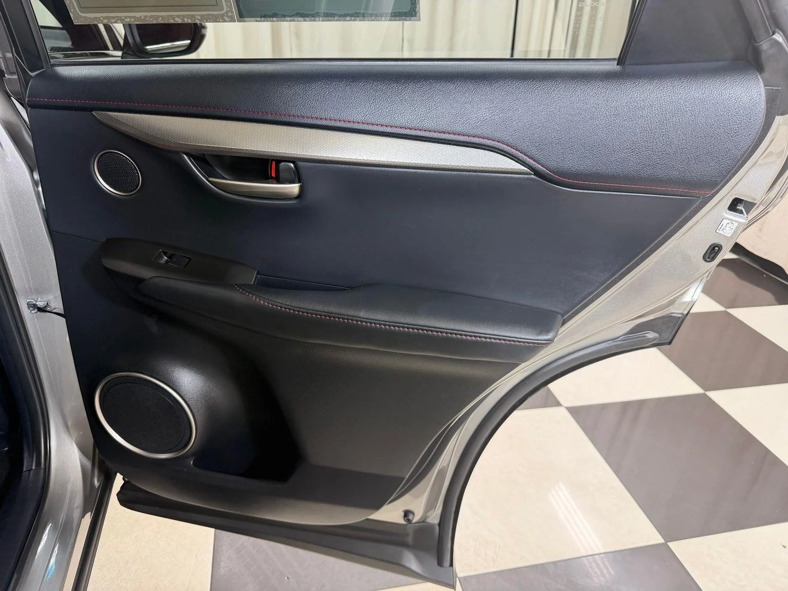 Used 2015 Atomic Silver Lexus F Sport image 26