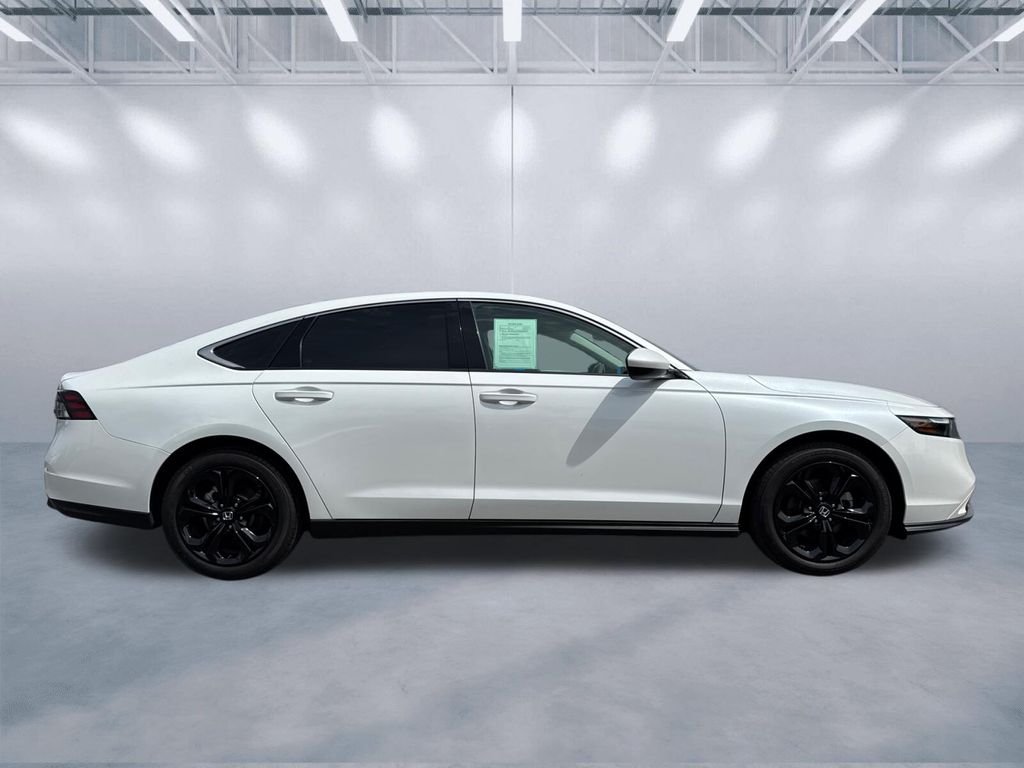 Used 2024 White Honda EX image 3