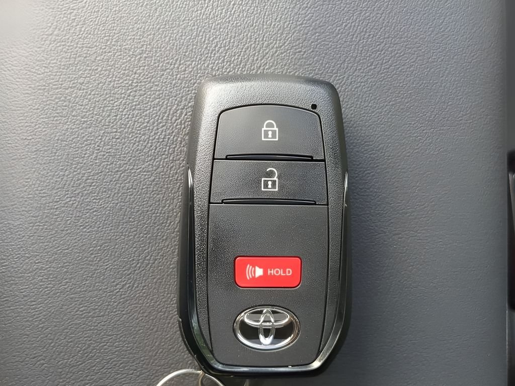 2025 Toyota Prius XSE - Photo 29