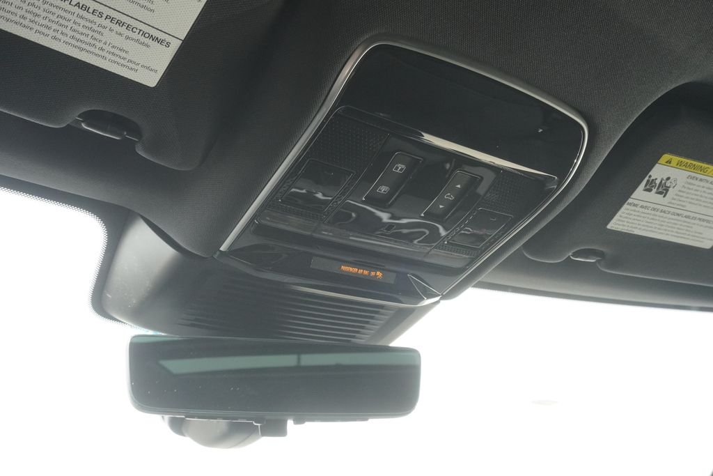 New 2026 Carpathian Grey Land Rover SE image 16
