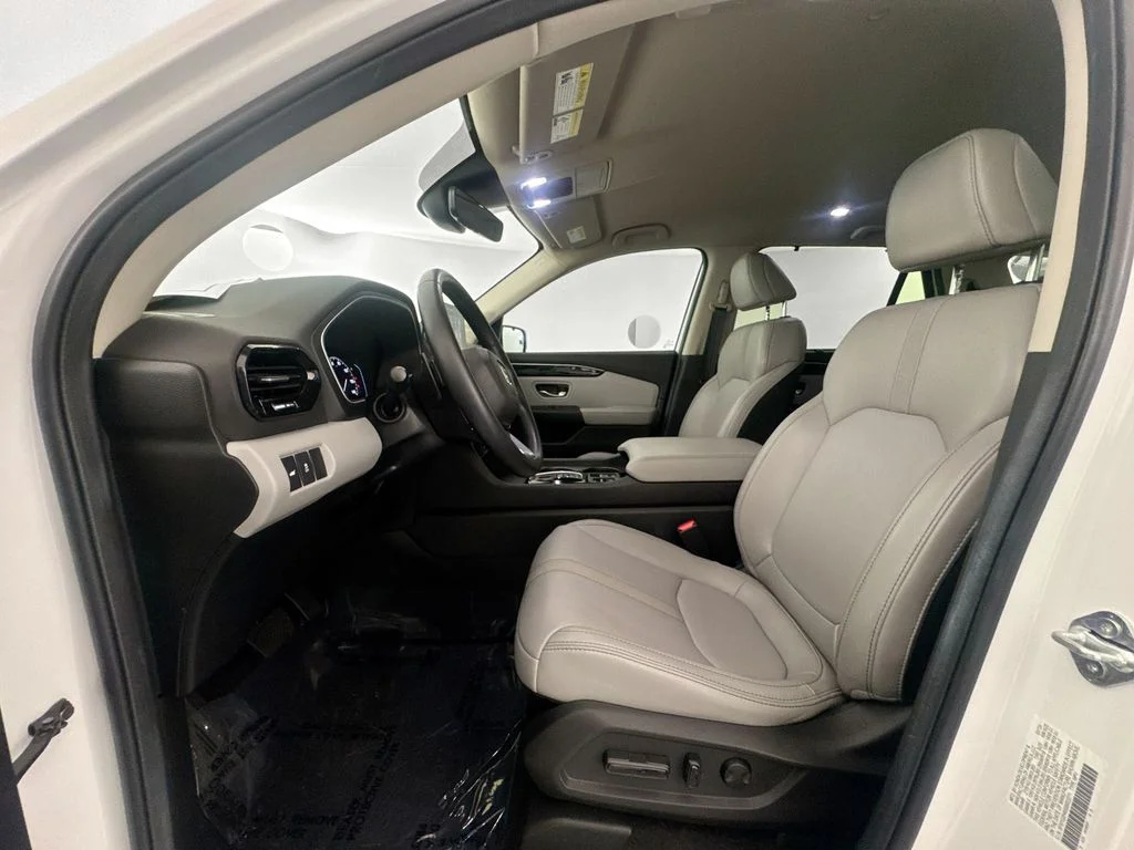 Used 2025  Honda EX-L image 20