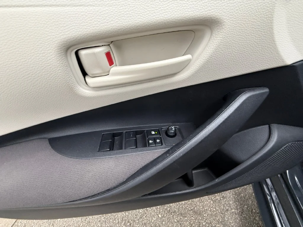 2026 Toyota Corolla LE - Photo 11