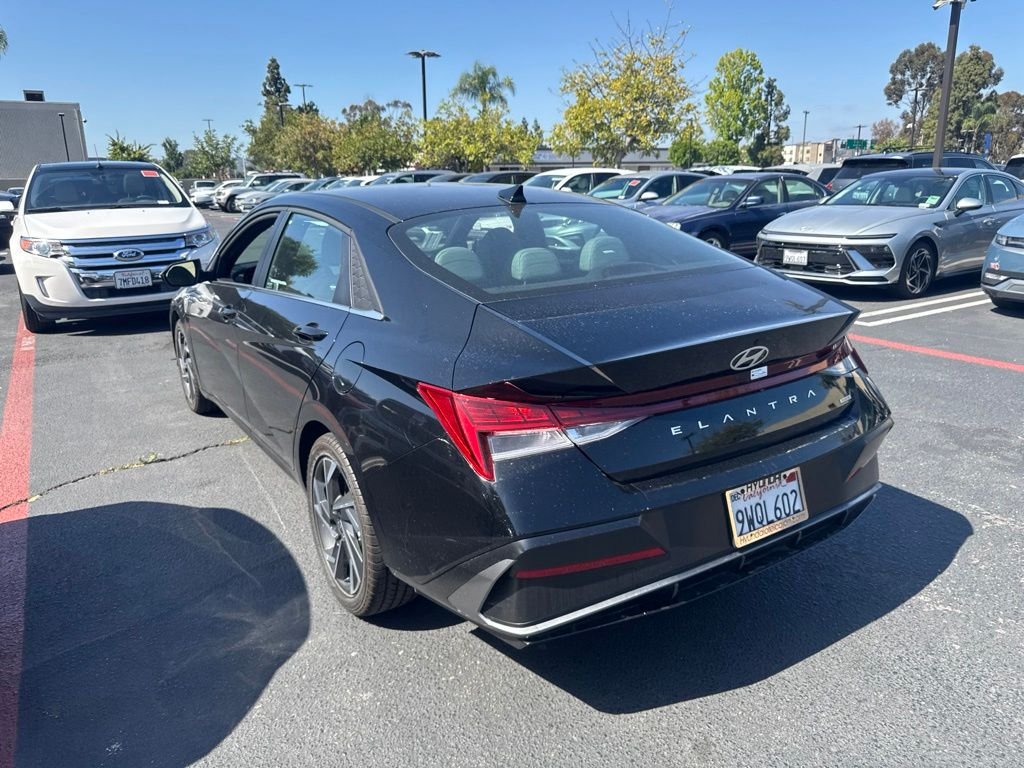 Certified Used 2025 Black Hyundai Limited image 2