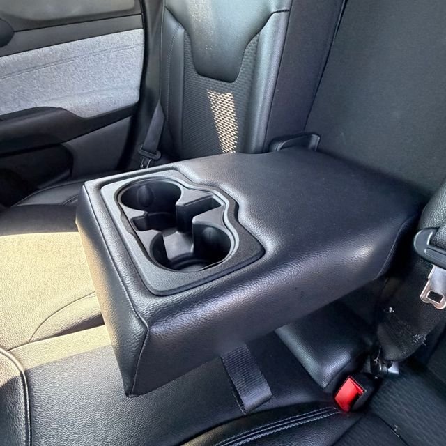 Used 2024 White Jeep Latitude image 34