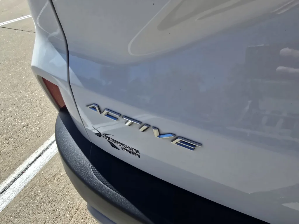 Used 2024 Oxford White Ford Active image 11