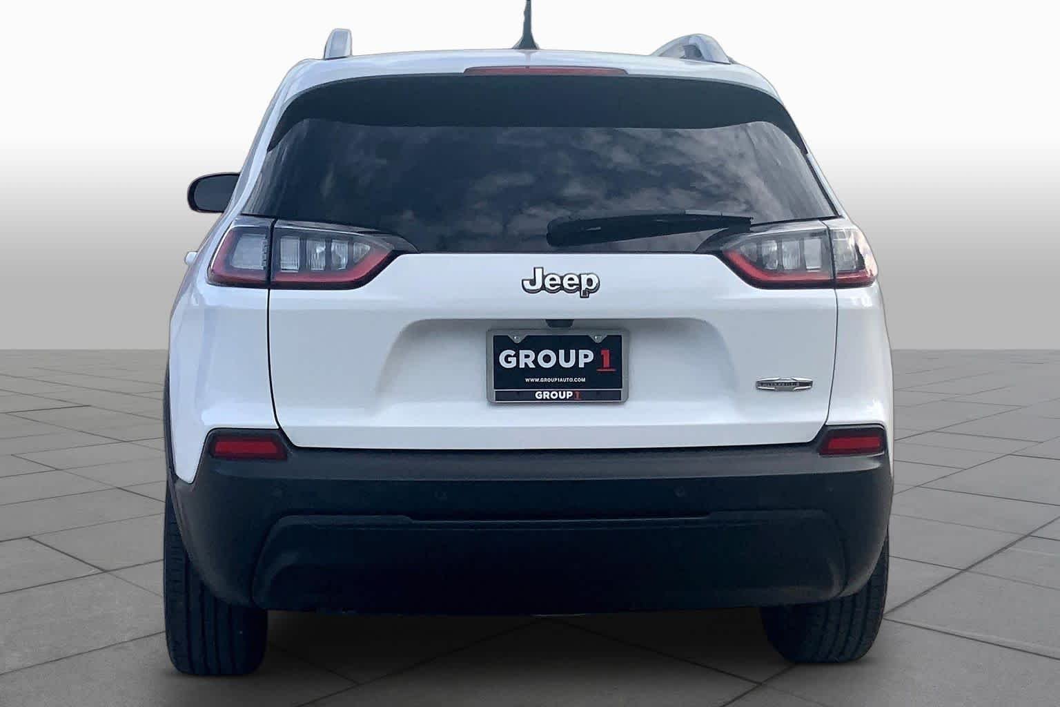Used 2021 Bright White Clearcoat Jeep Latitude Plus image 5