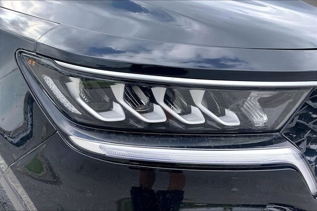Used 2023 Black Kia LX image 27