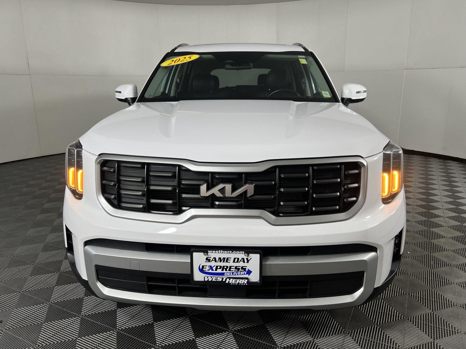 Used 2025 Glacial White Pearl Kia S image 29